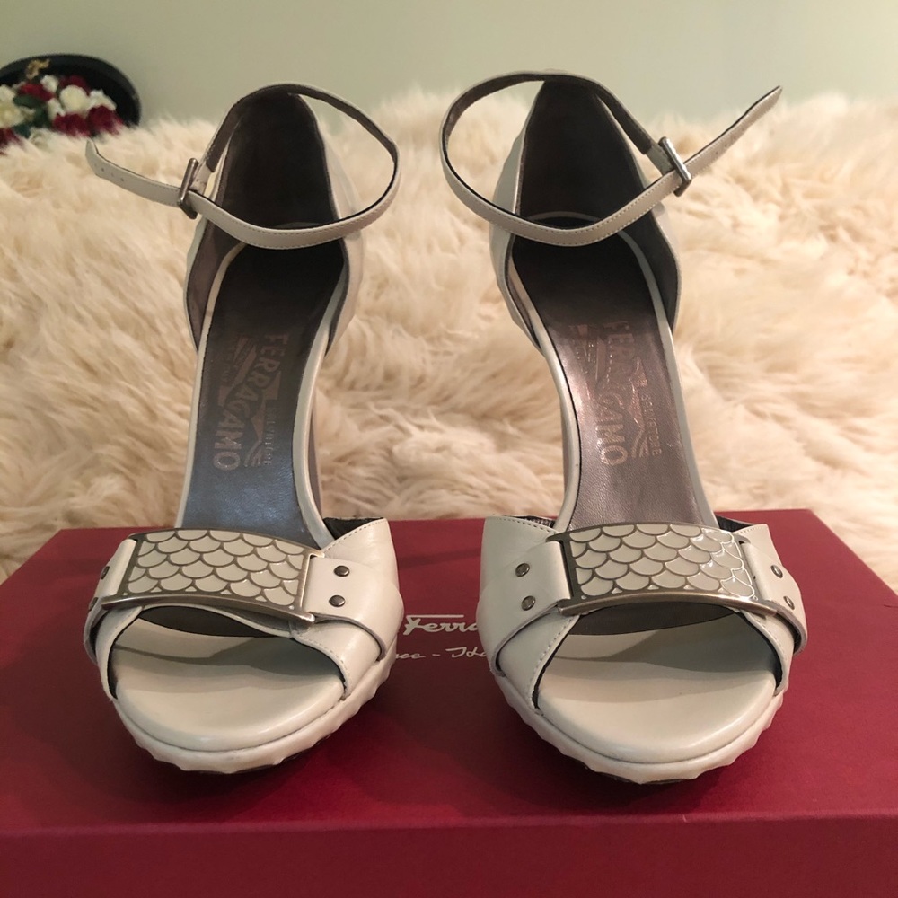 Ferragamo Cream Colored Heels - size 10